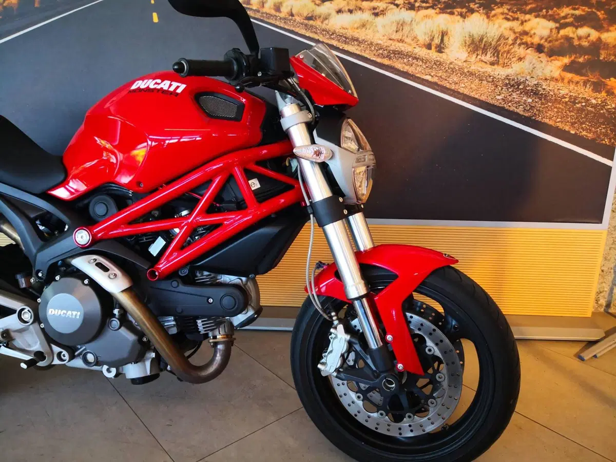 Ducati Monster 696 (2008 - 13) (4)