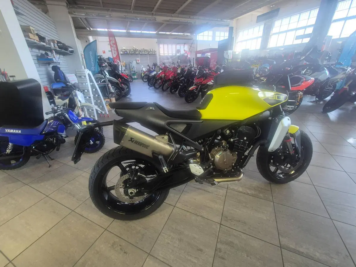 Husqvarna Svartpilen 801 (2024 - 26) (3)