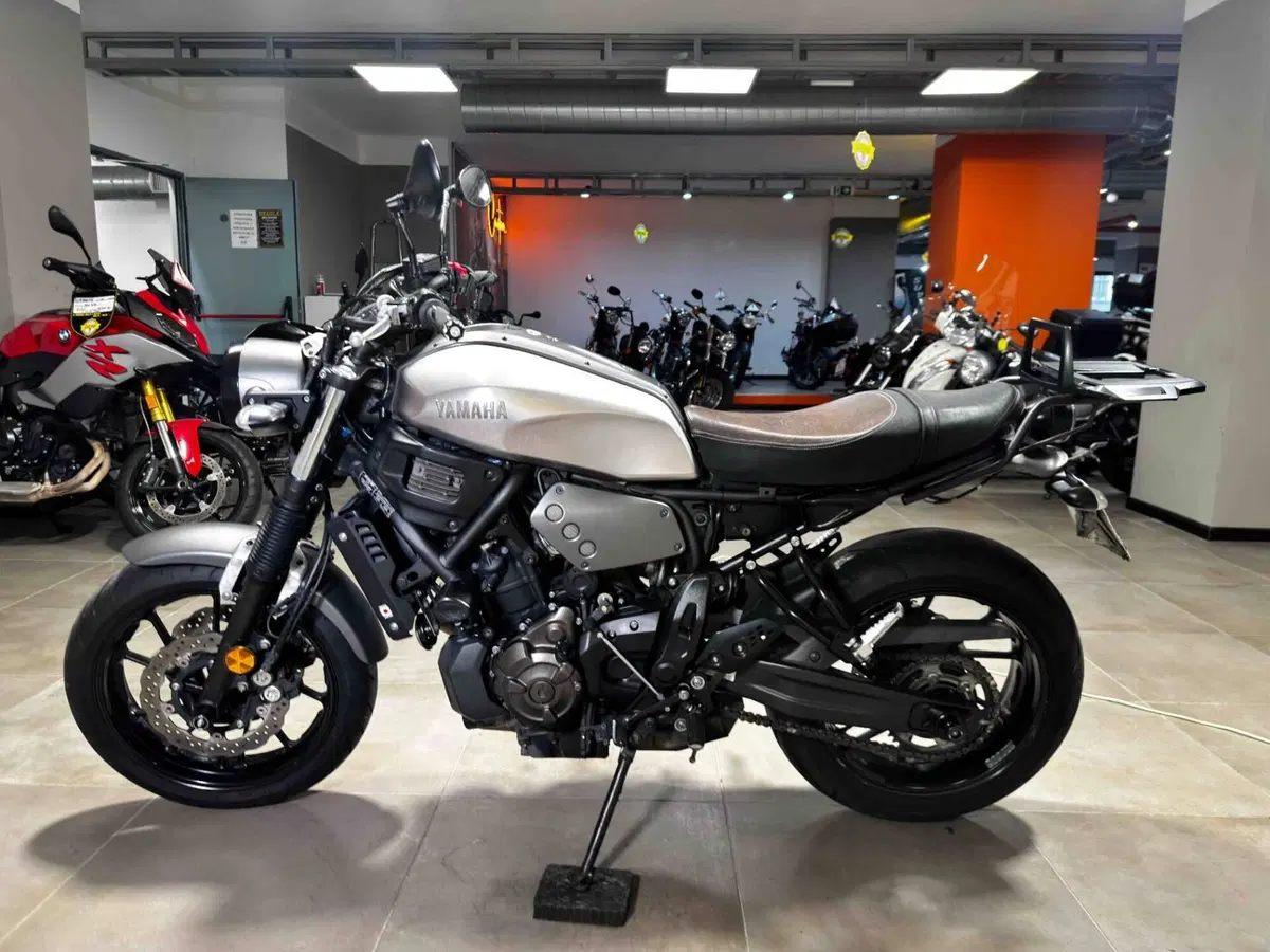 Yamaha XSR 700 ABS (2016 - 20) (4)