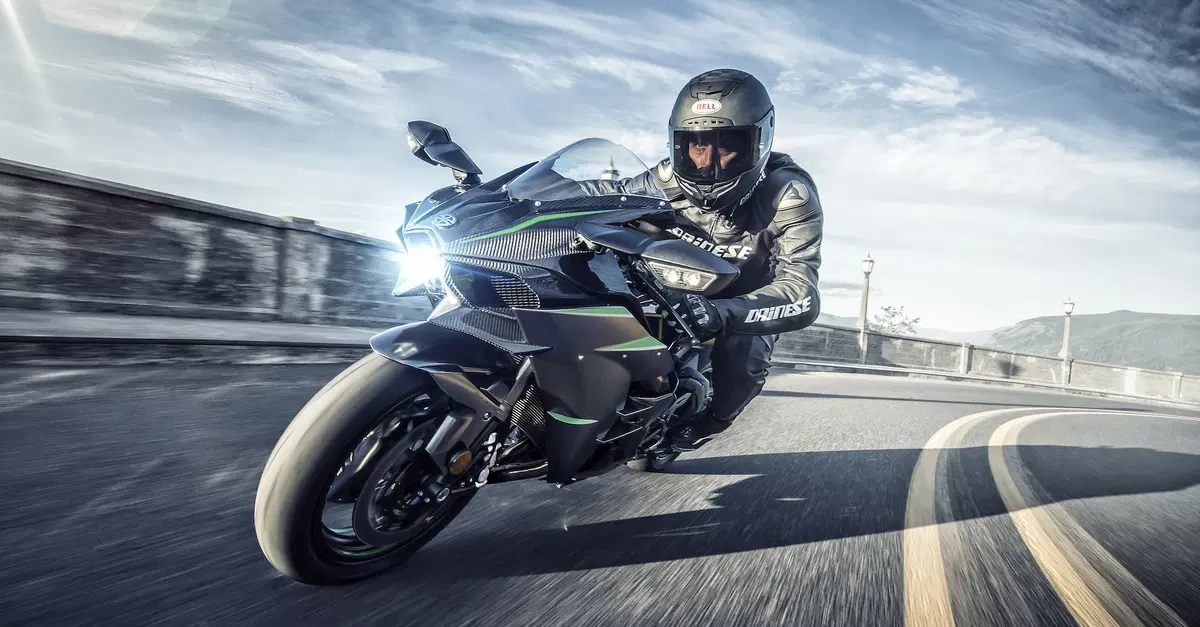 Kawasaki Ninja H2, il sound nel nuovo teaser riaccende le voci su un ritorno in Europa [VIDEO]