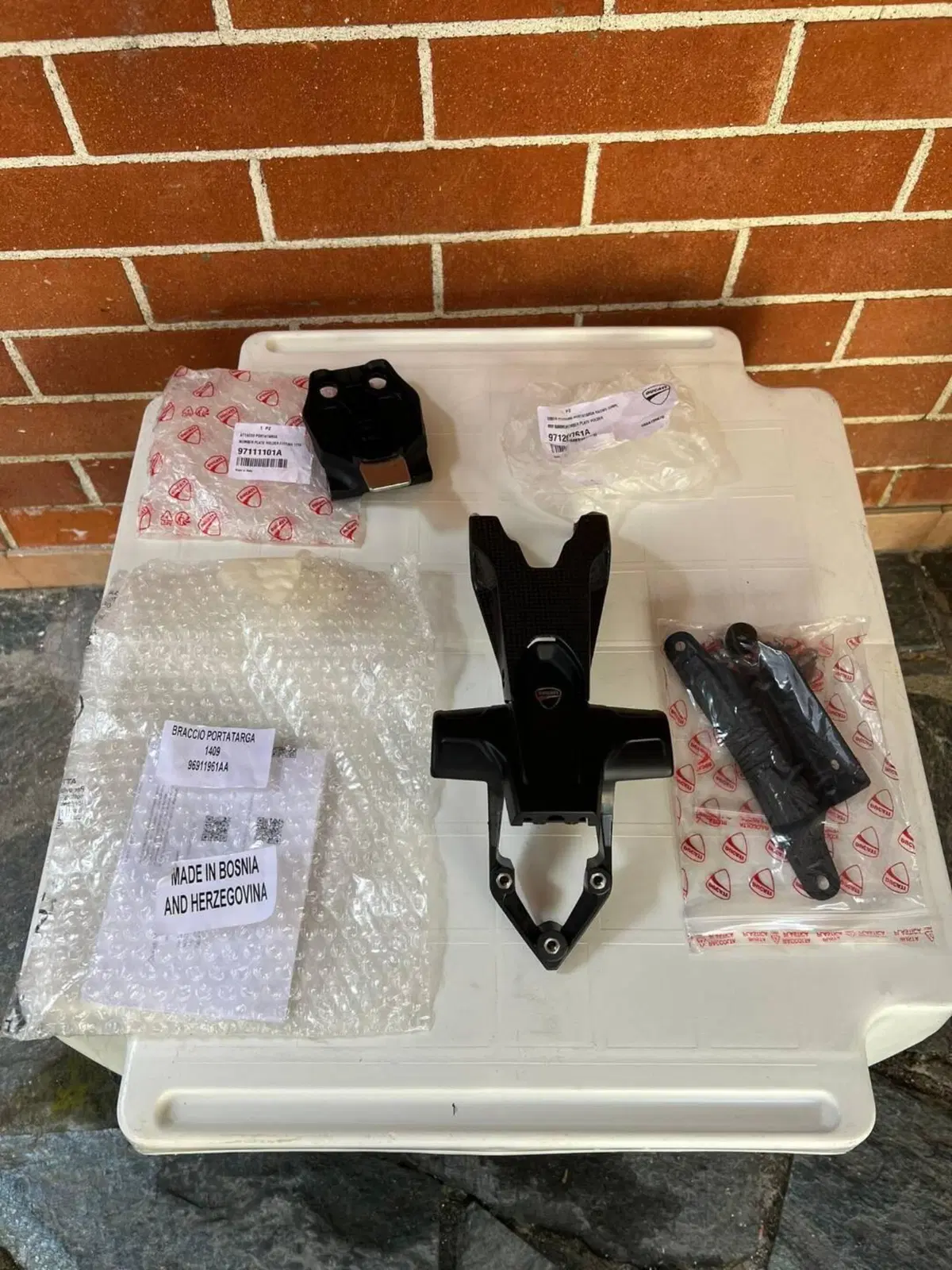 Portatarga Ducati racing Streetfighter v2 my24 + f (9)