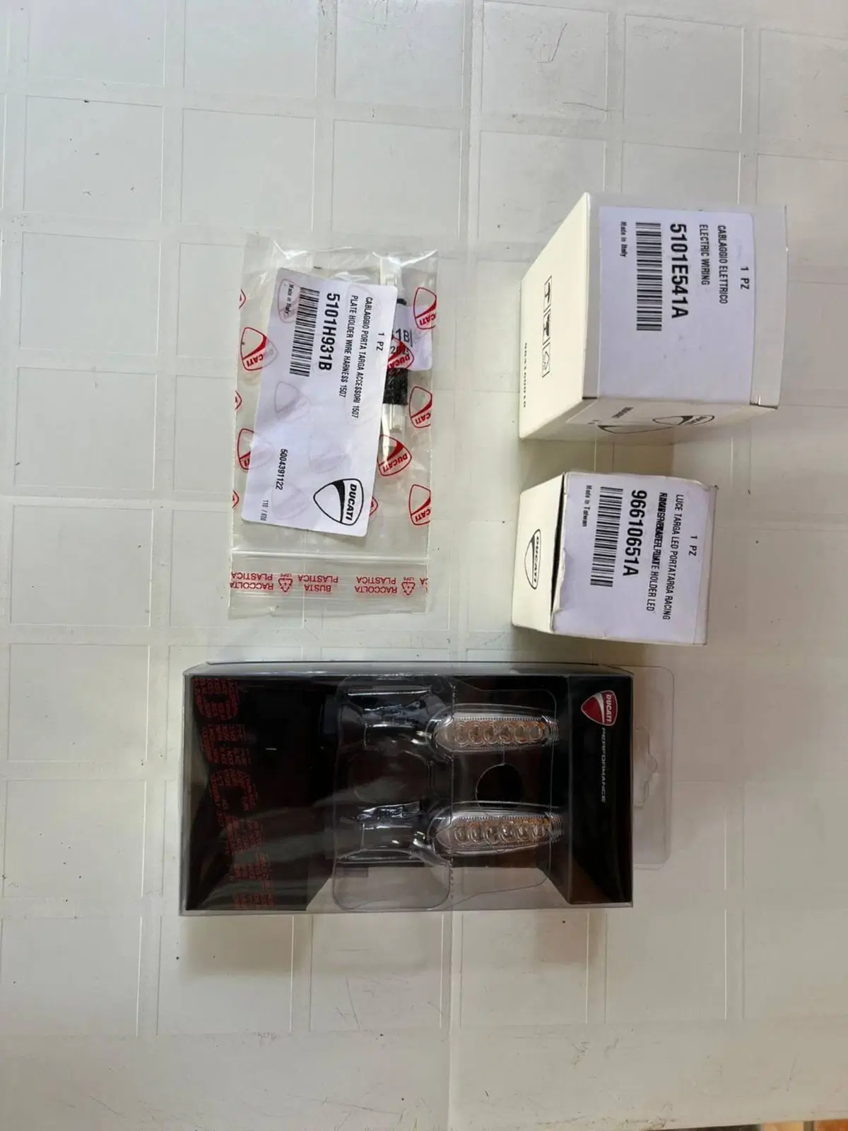 Portatarga Ducati racing Streetfighter v2 my24 + f (10)