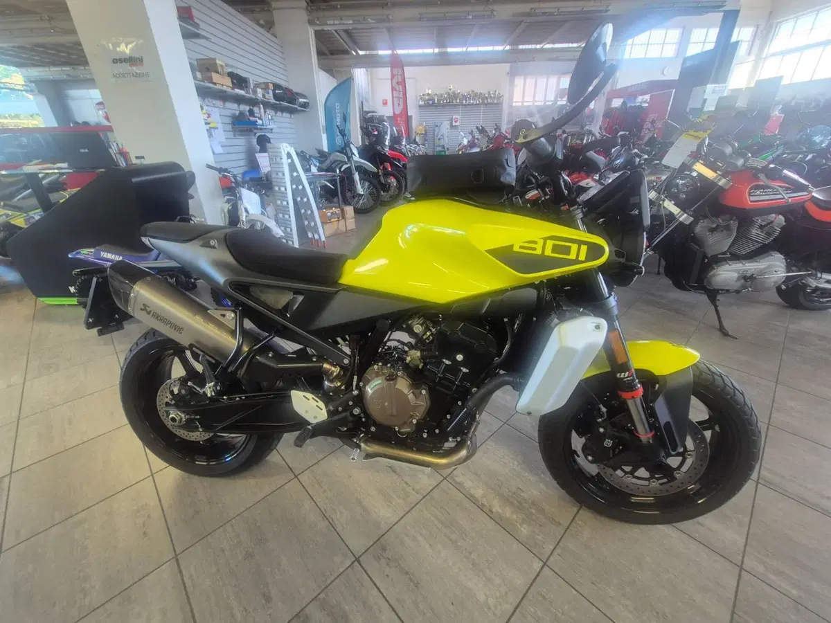 Husqvarna Svartpilen 801 (2024 - 26) (4)