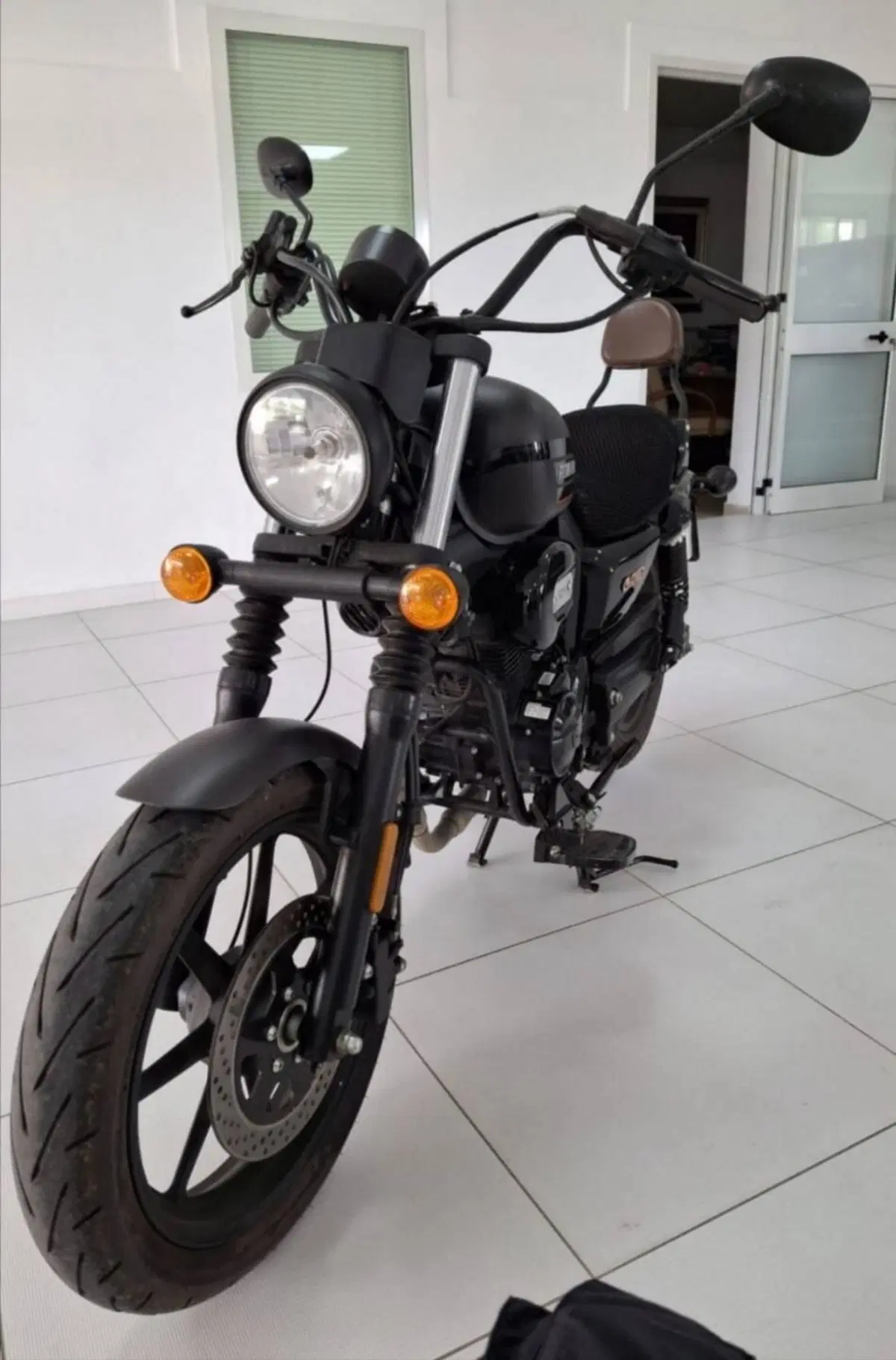 Um Italia Renegade Commando 125 (2023 - 26) (4)