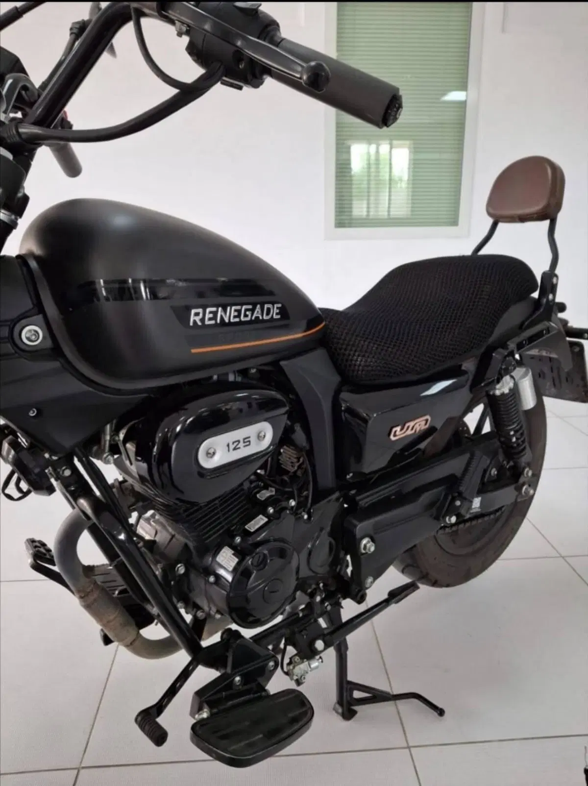 Um Italia Renegade Commando 125 (2023 - 26) (5)