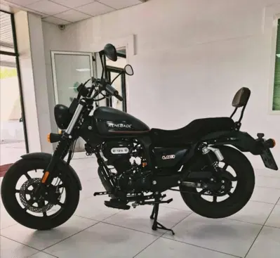Um Italia Renegade Commando 125 (2023 - 26) usata