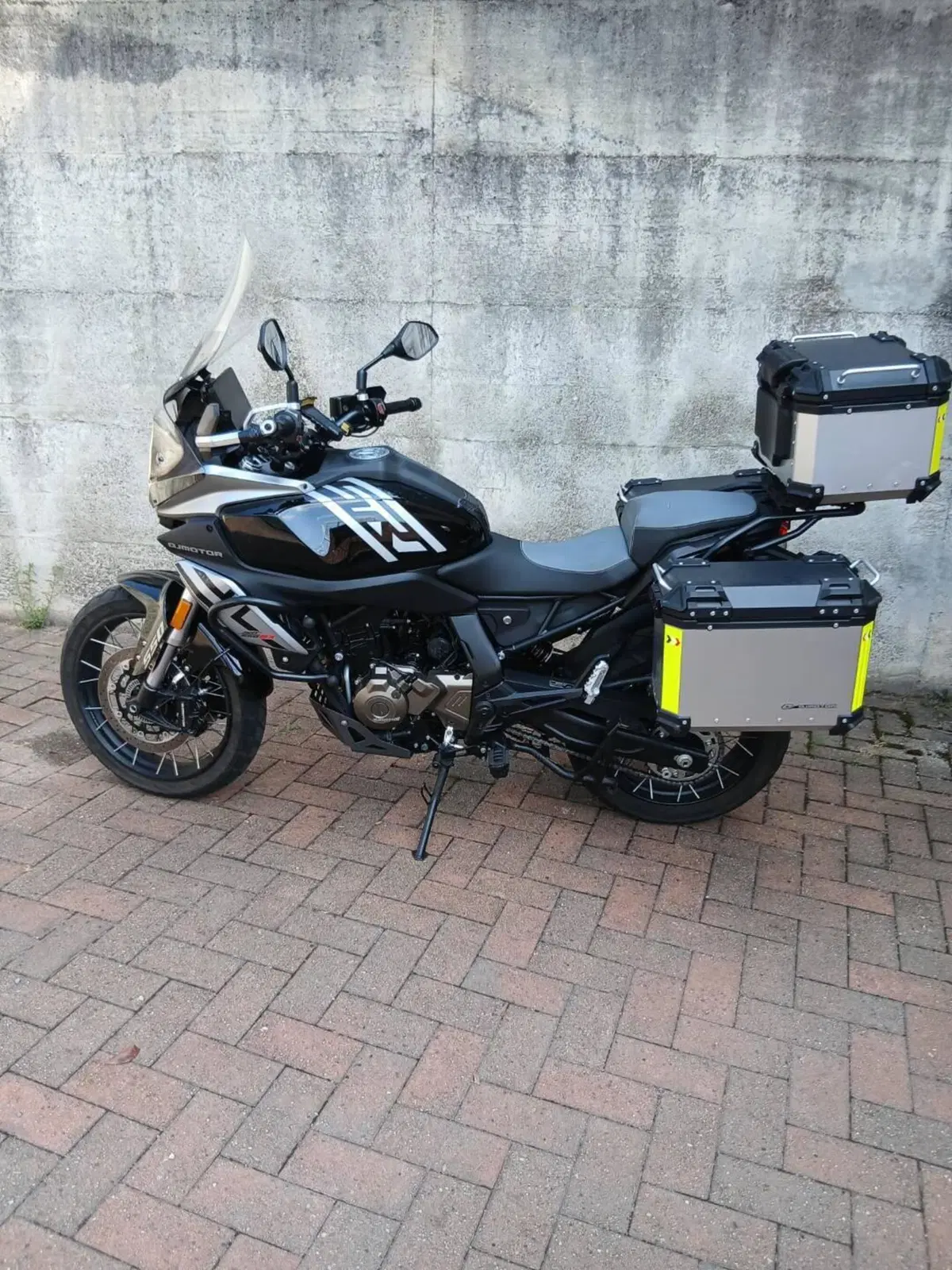 QJ Motor SRT 550 SX (2024)