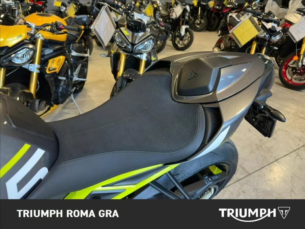 Triumph Street Triple 765 Moto2 (2026) (17)