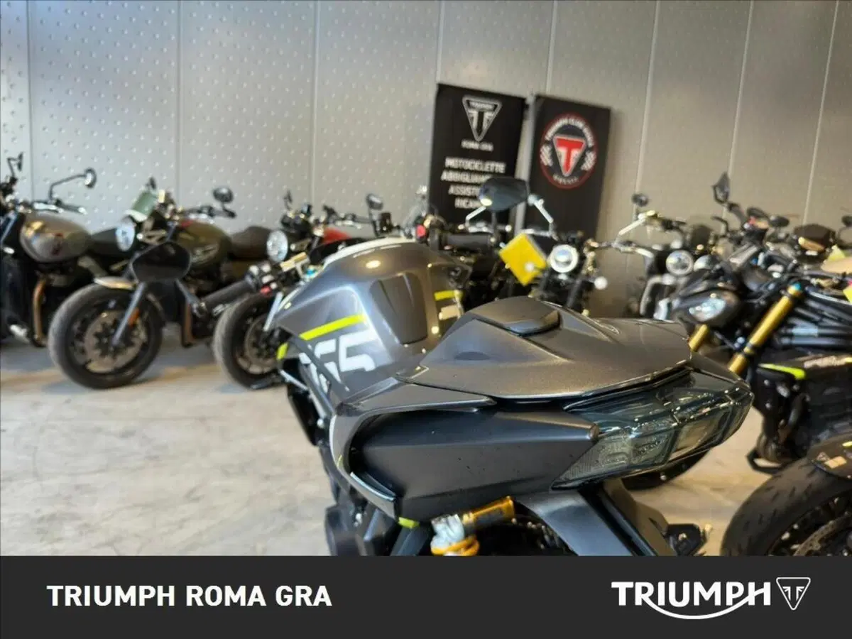 Triumph Street Triple 765 Moto2 (2026) (18)