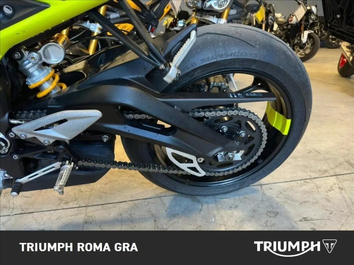 Triumph Street Triple 765 Moto2 (2026) (11)
