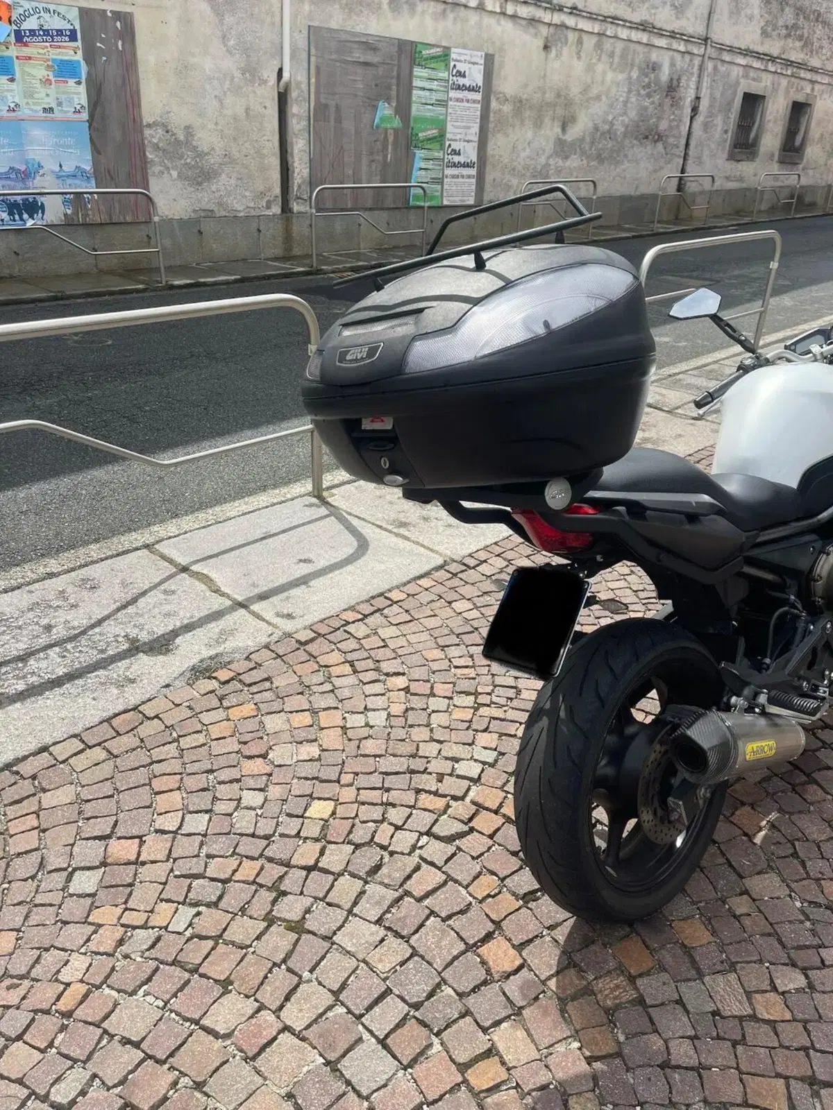 Yamaha XJ6 (2008 - 15) (2)