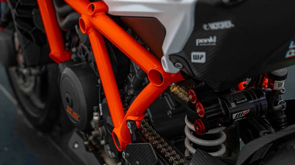 KTM 1290 Super Duke RR (2021) (5)