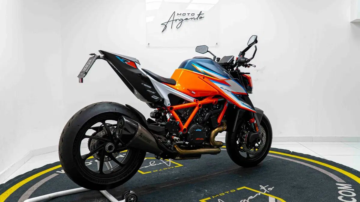 KTM 1290 Super Duke RR (2021) (8)