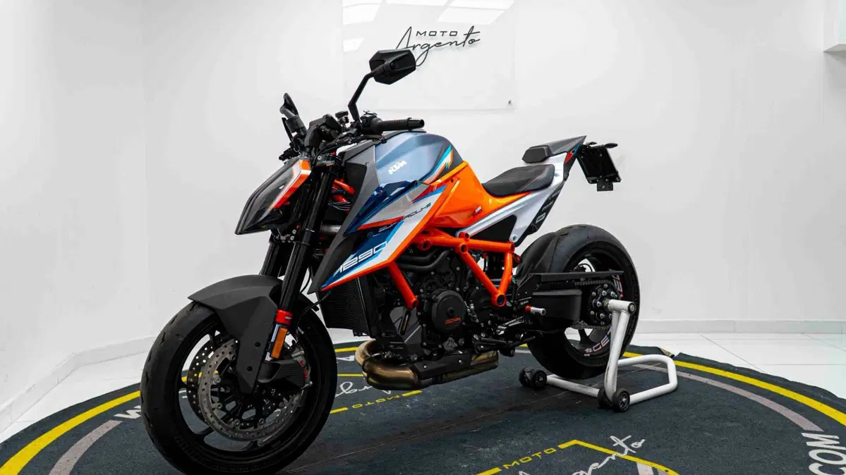 KTM 1290 Super Duke RR (2021) (12)