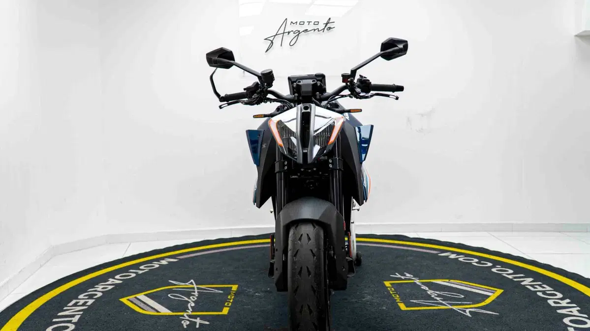 KTM 1290 Super Duke RR (2021) (13)
