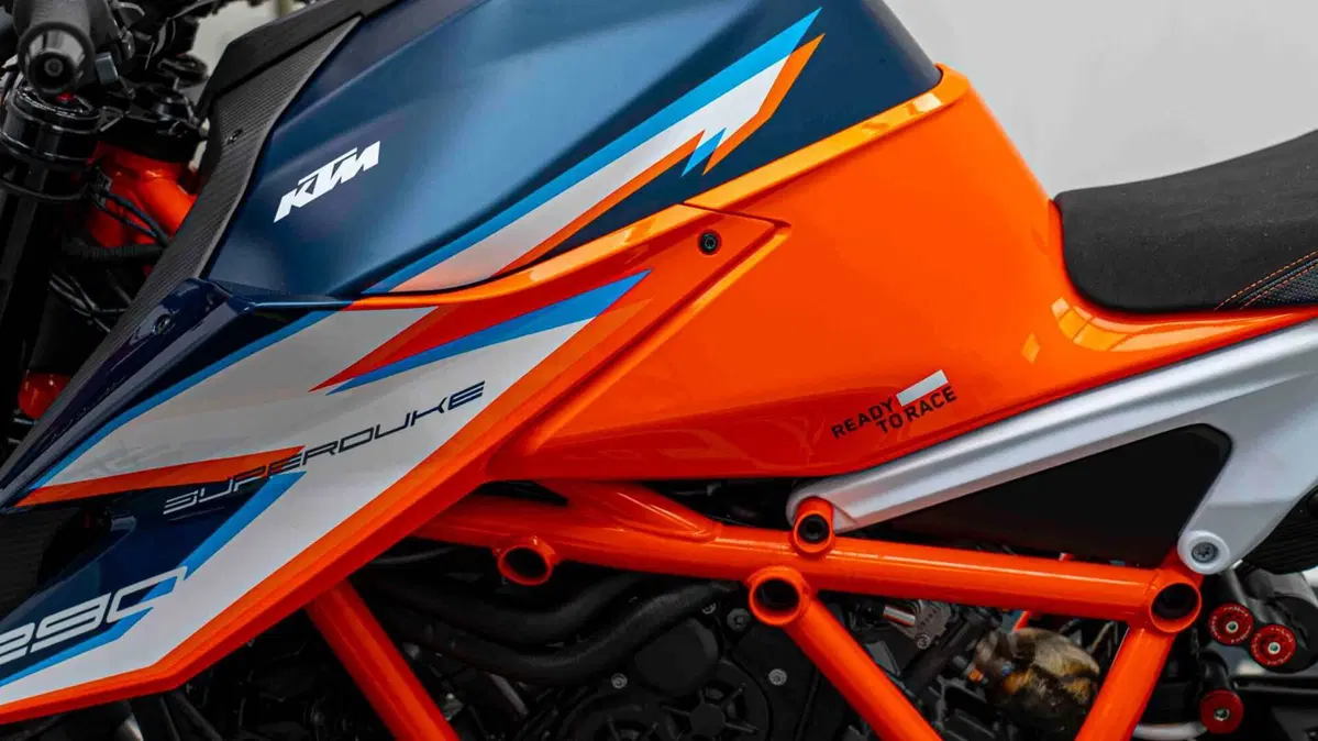 KTM 1290 Super Duke RR (2021) (19)