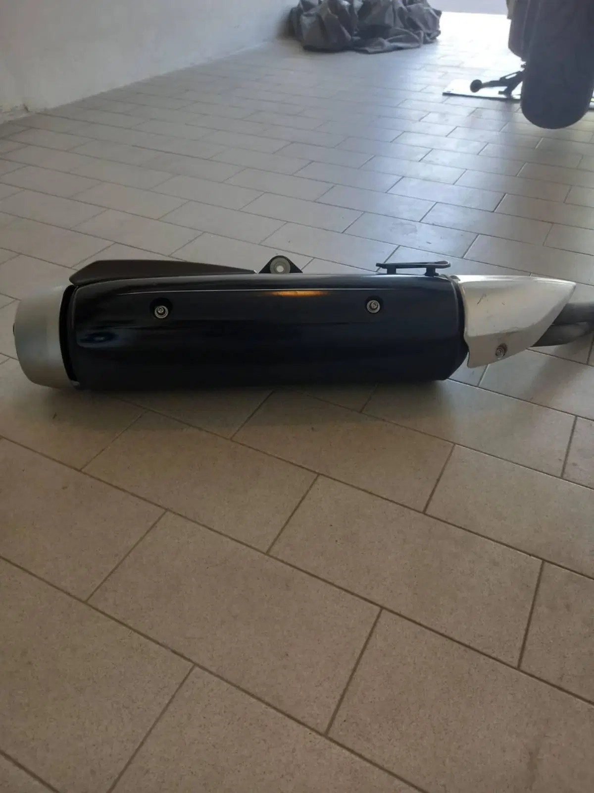 scarico Yamaha TMAX 500 originale (2)