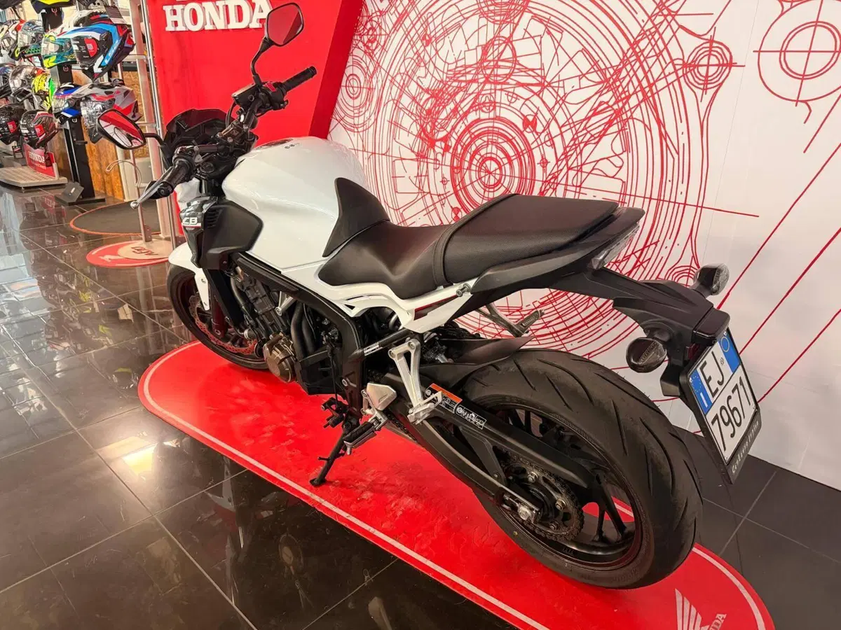 Honda CB 650 F (2017 - 18) (8)