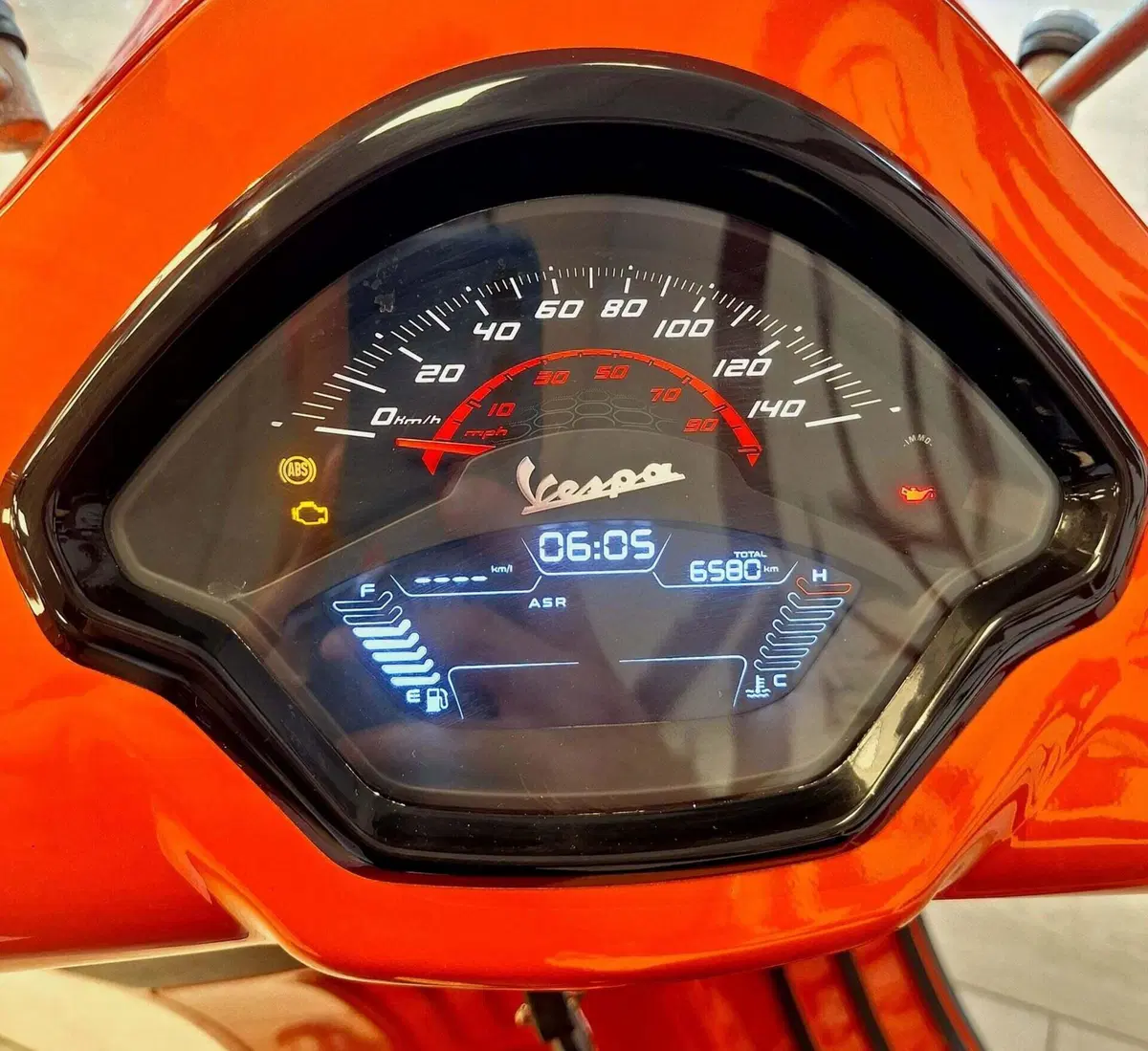 Vespa GTS 300 Super Sport (2023 - 24) (4)