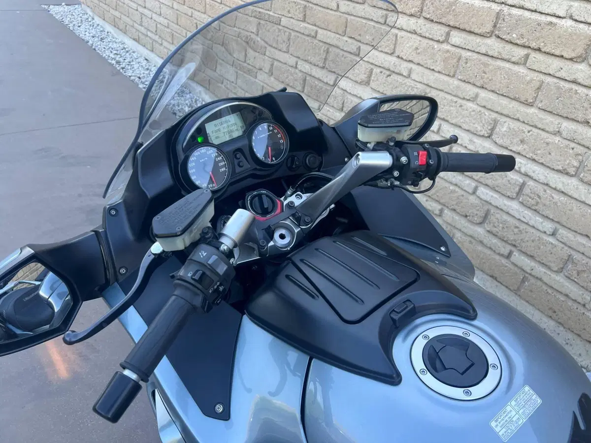 Kawasaki GTR 1400 (2007 - 09) (8)