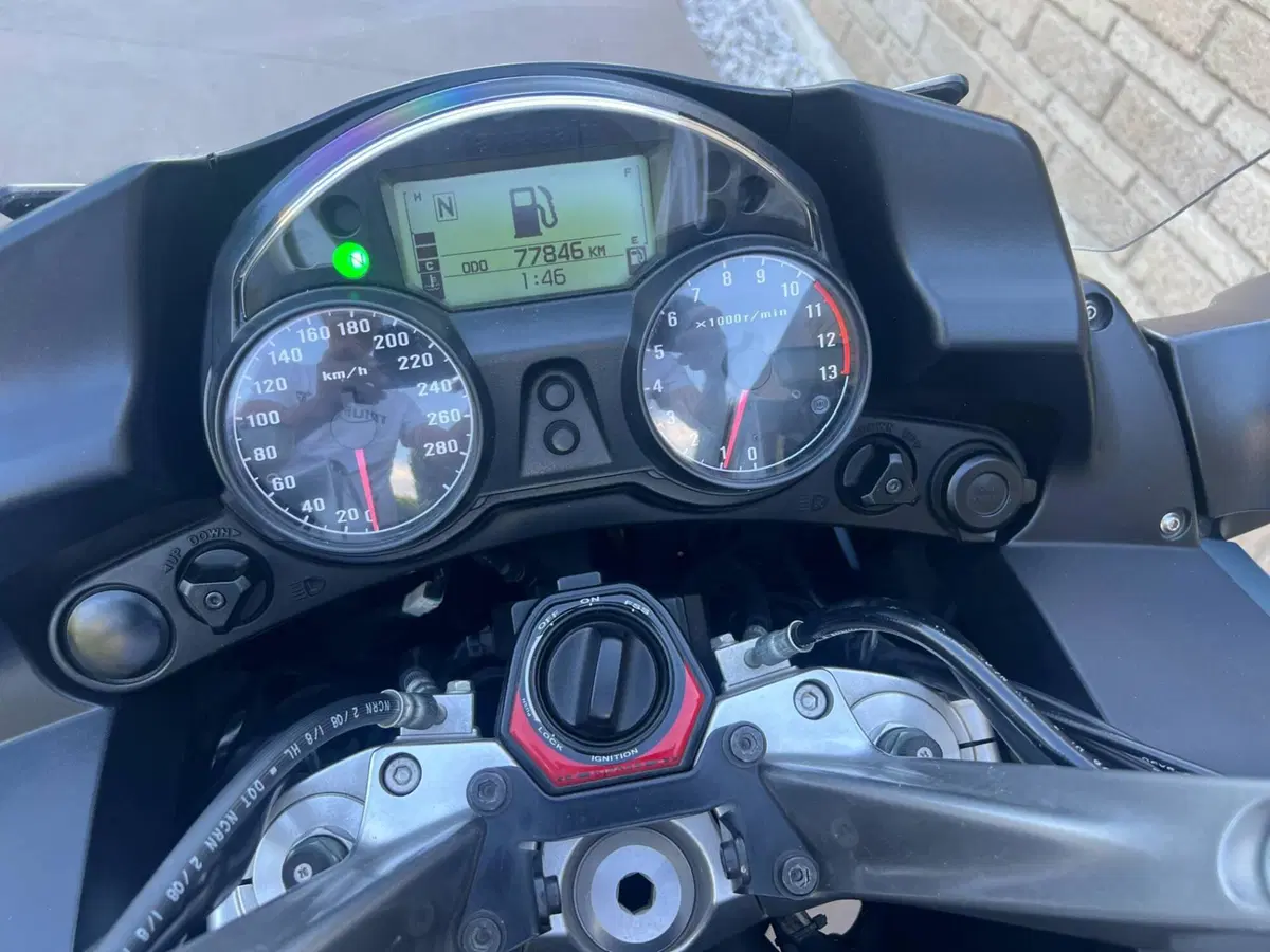 Kawasaki GTR 1400 (2007 - 09) (12)