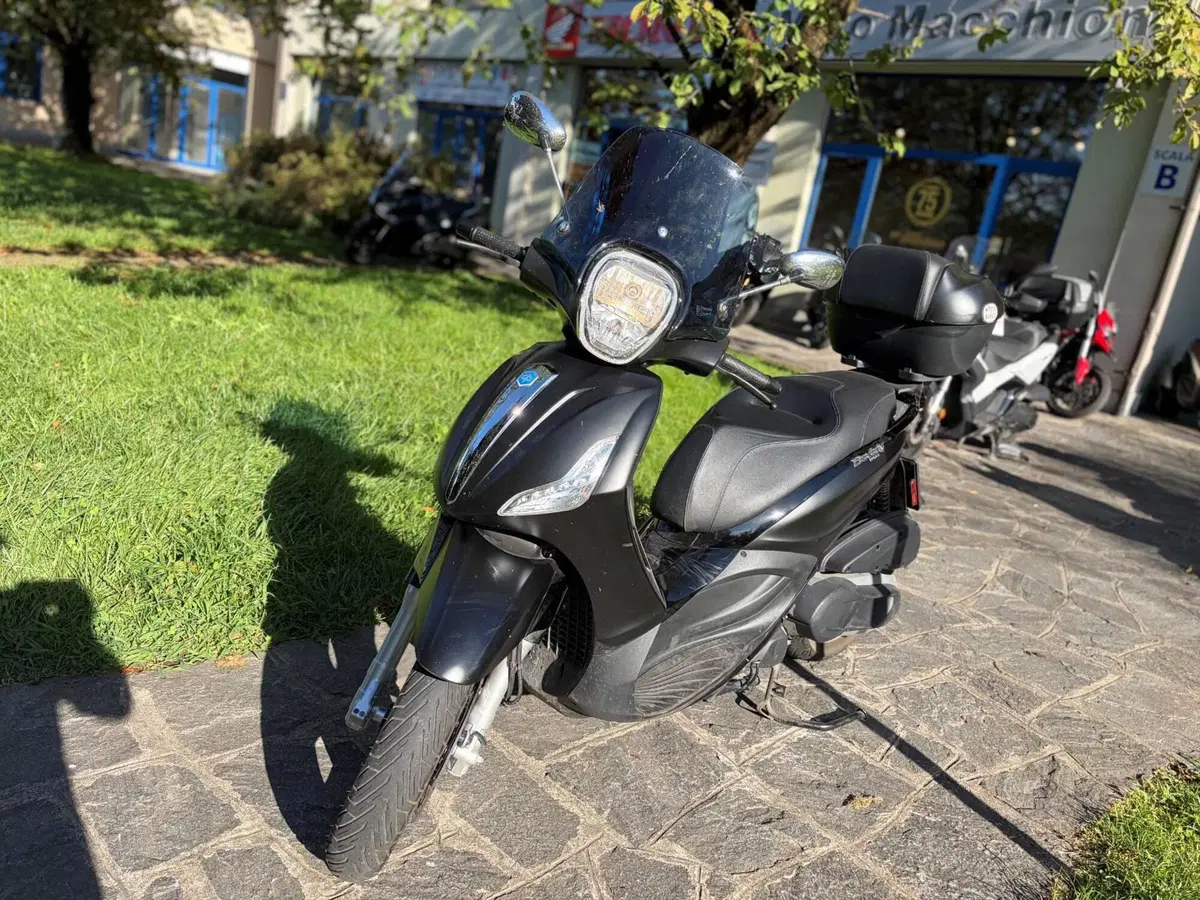 Piaggio Beverly 350 Police ABS-ASR (2018 - 20) (2)