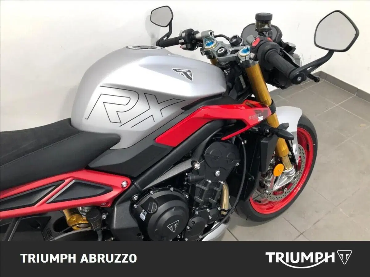 Triumph Street Triple 765 RX (2026) (11)