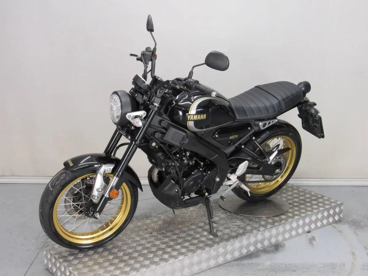 Yamaha XSR 125 Legacy (2022 - 24) (4)