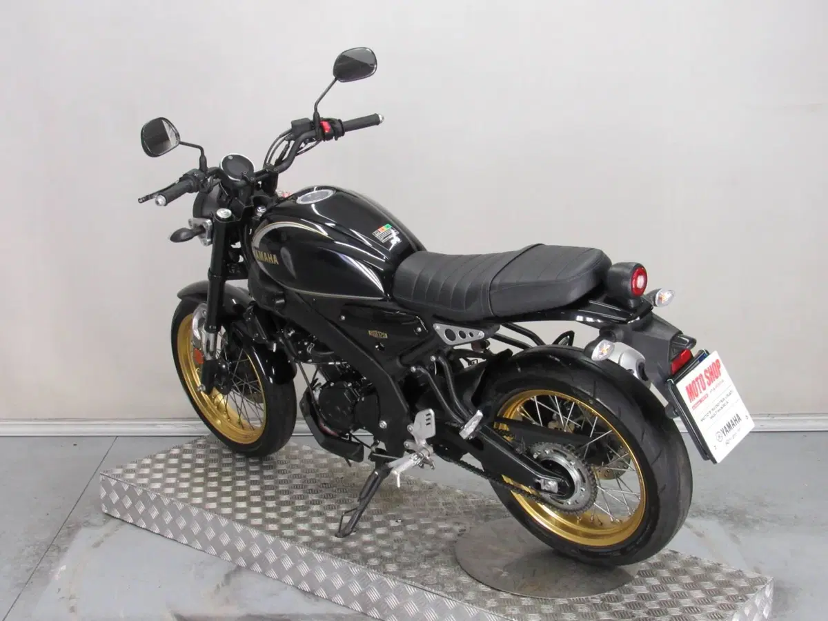 Yamaha XSR 125 Legacy (2022 - 24) (6)