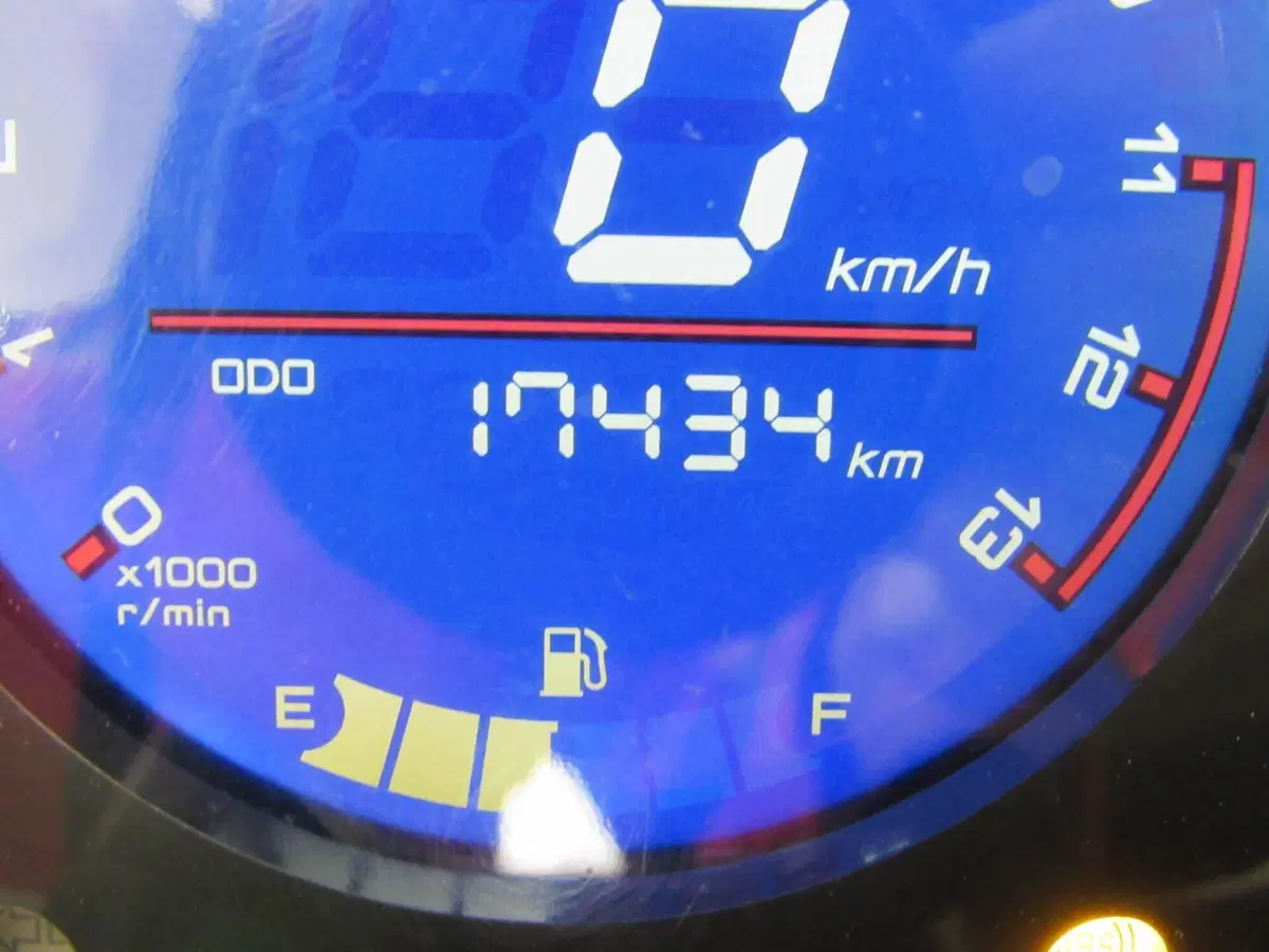 Yamaha XSR 125 Legacy (2022 - 24) (8)