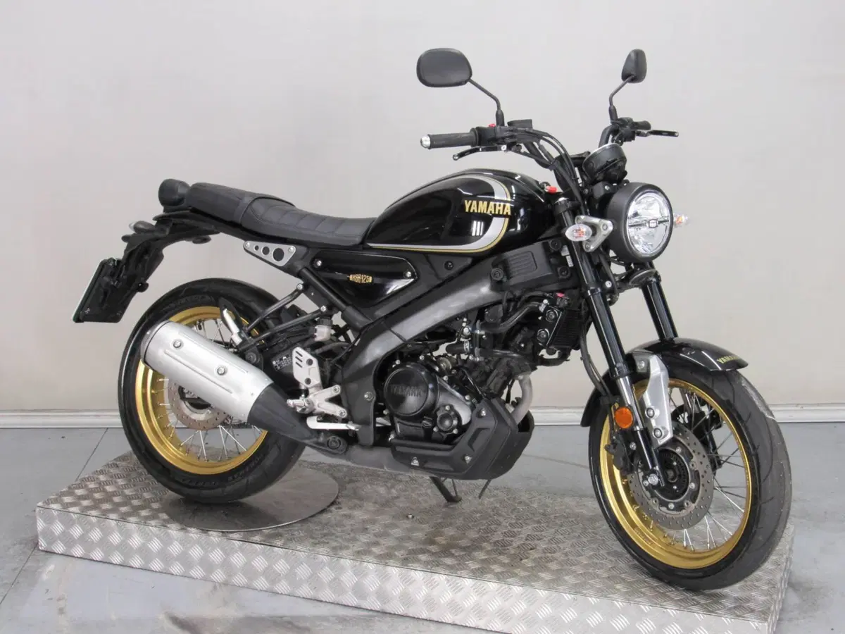 Yamaha XSR 125 Legacy (2022 - 24) (9)