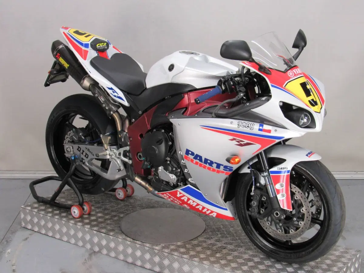 Yamaha YZF R1 (2009 - 11) (3)