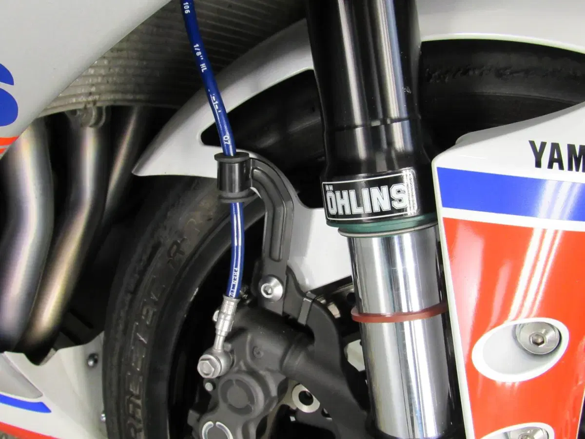 Yamaha YZF R1 (2009 - 11) (11)