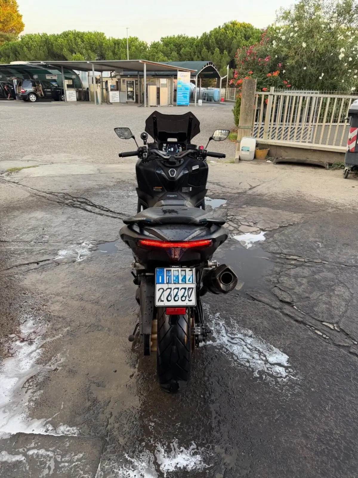 Yamaha T-Max 560 Tech Max (2022 - 24) (2)