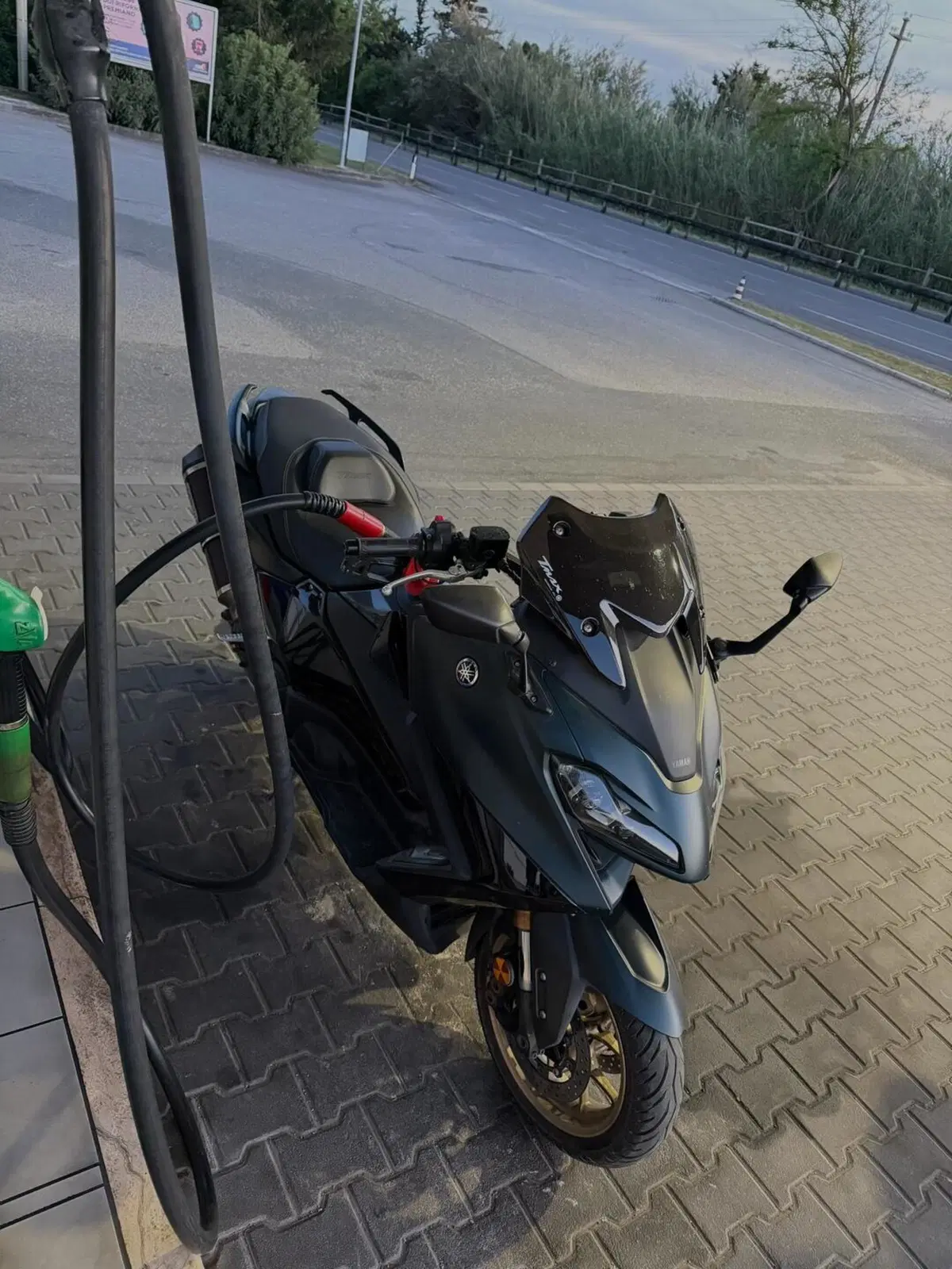 Yamaha T-Max 560 Tech Max (2022 - 24) (4)