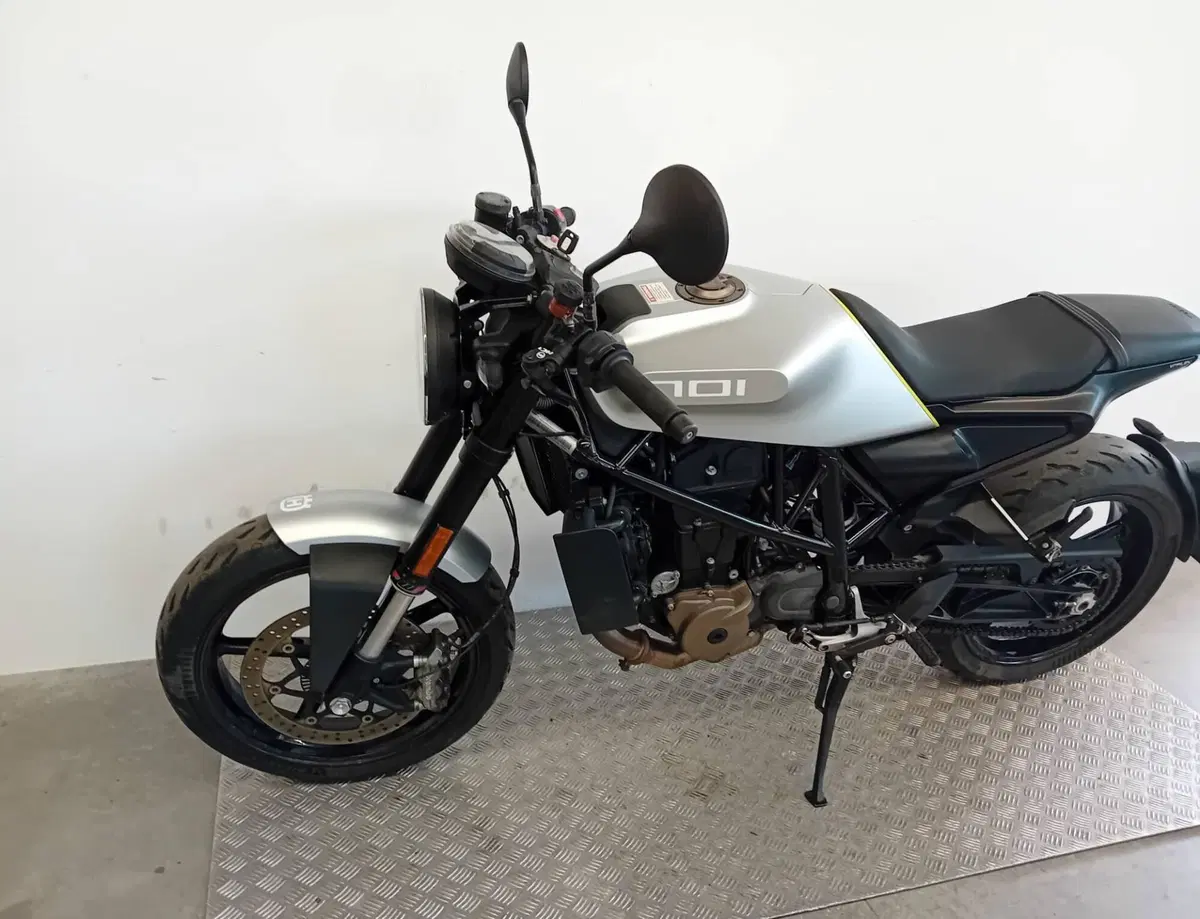 Husqvarna Vitpilen 701 (2018 - 19) (4)