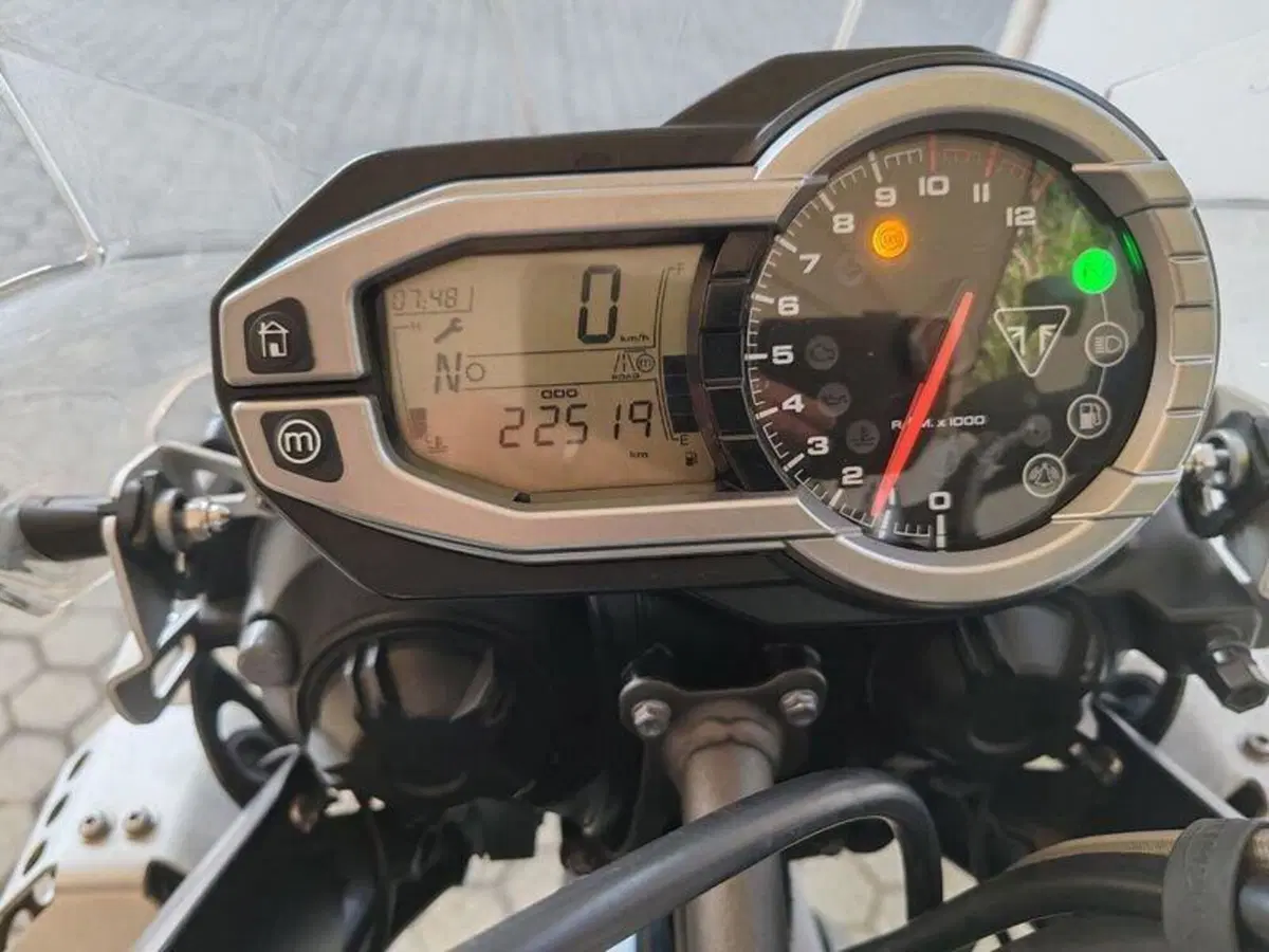 Triumph Tiger 800 XRx (2015 - 17) (4)
