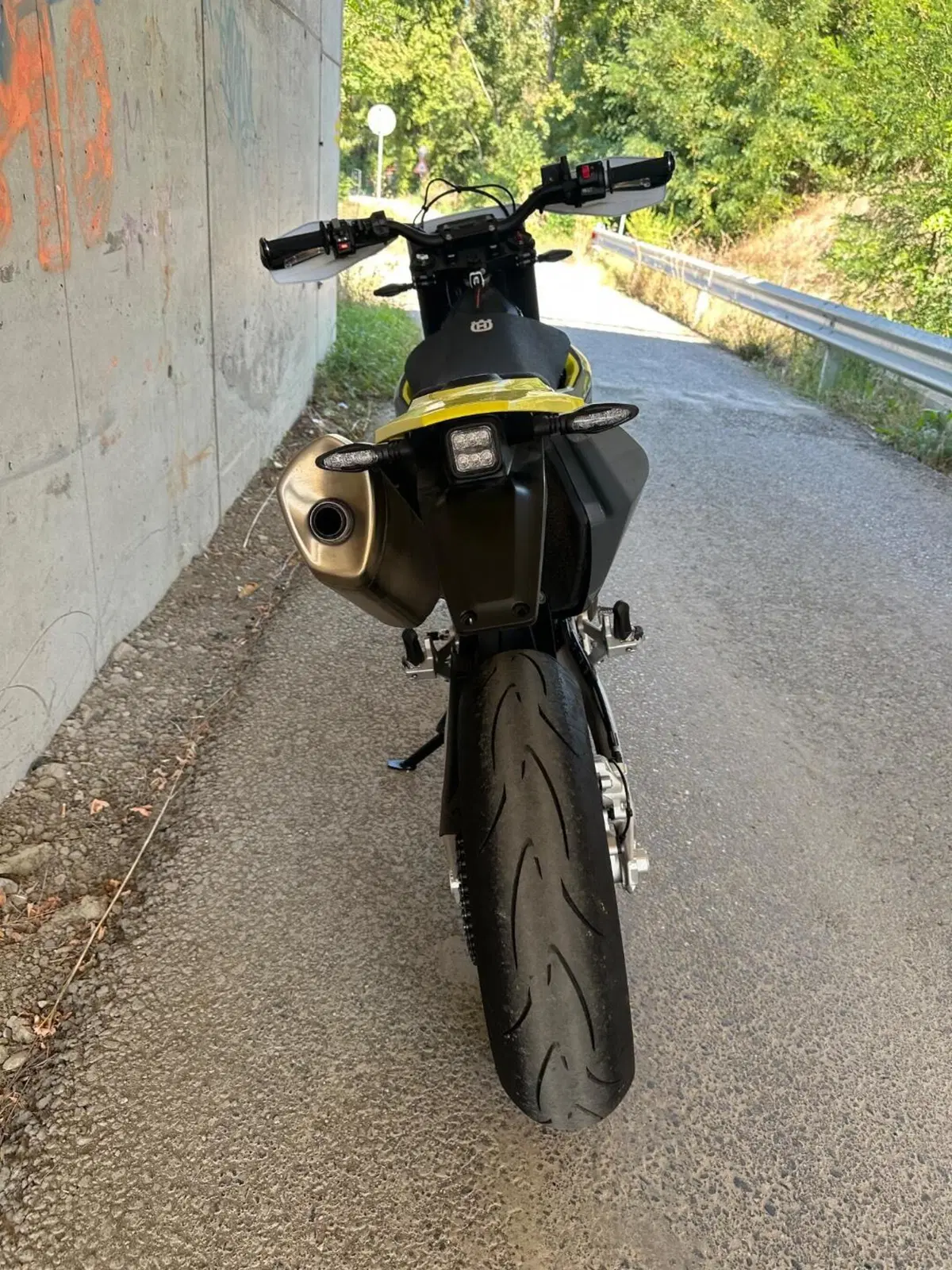 Husqvarna 701 Supermoto (2023 - 25) (3)