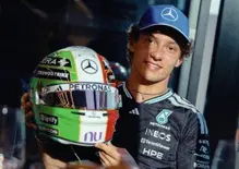 F1, Andrea Kimi Antonelli e Valentino Rossi insieme a Monza: svelato il casco speciale per il GP d’Italia