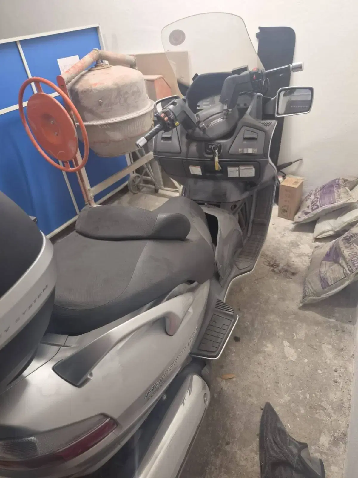 Suzuki Burgman AN 650 Executive (2004 - 06) (2)