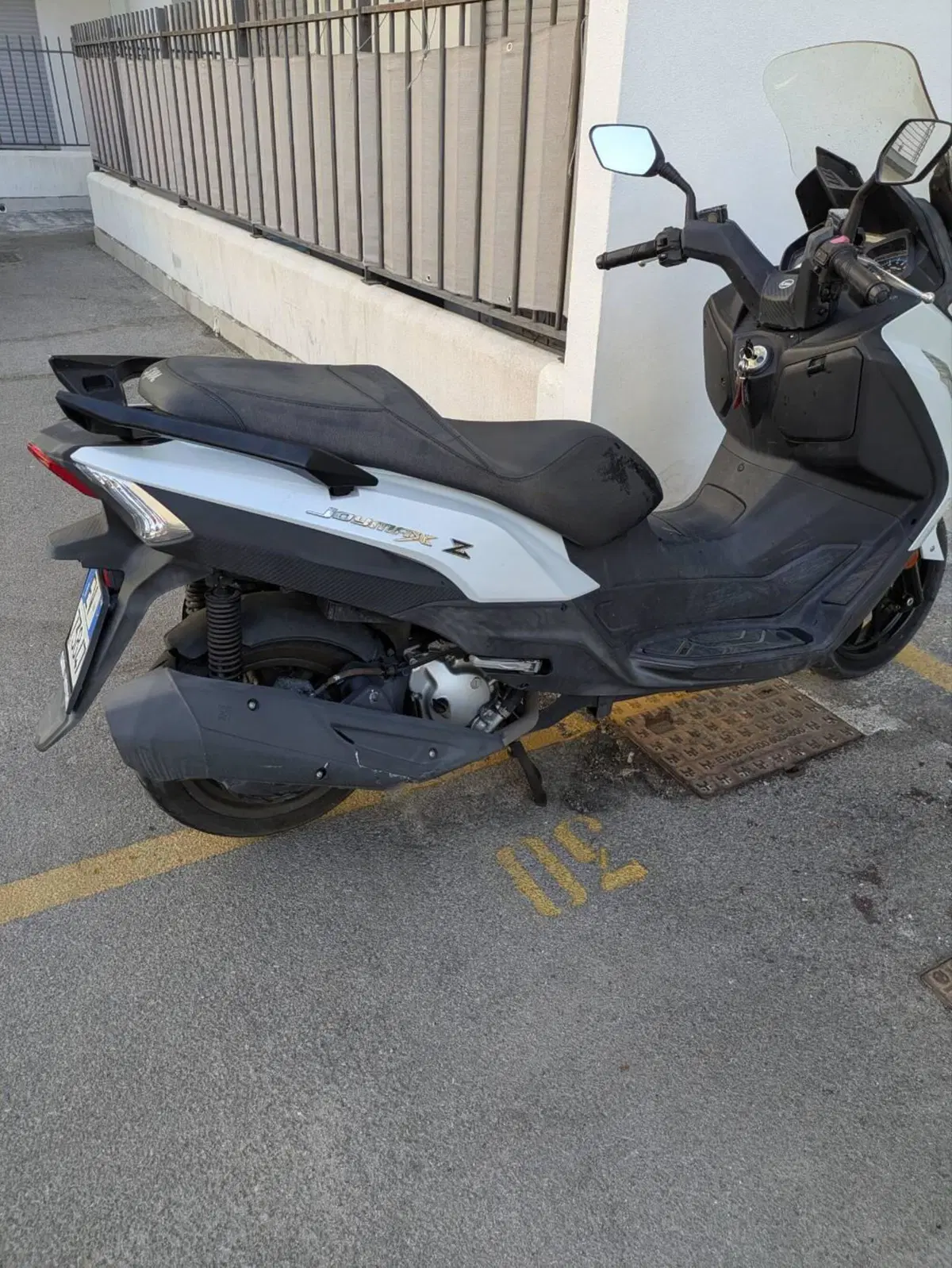 Sym Joymax 300 Z+ (2021 - 24) (5)