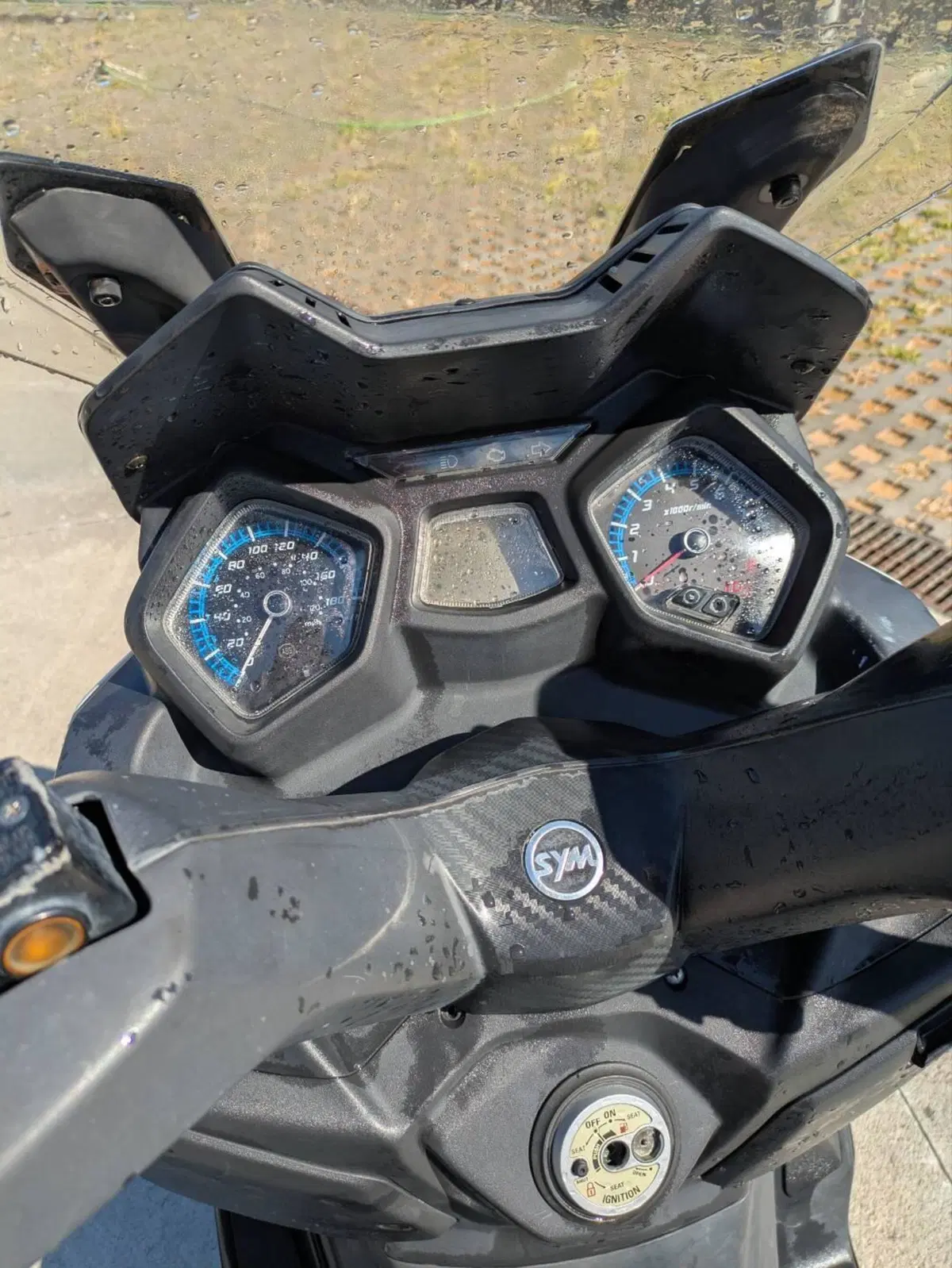 Sym Joymax 300 Z+ (2021 - 24) (12)