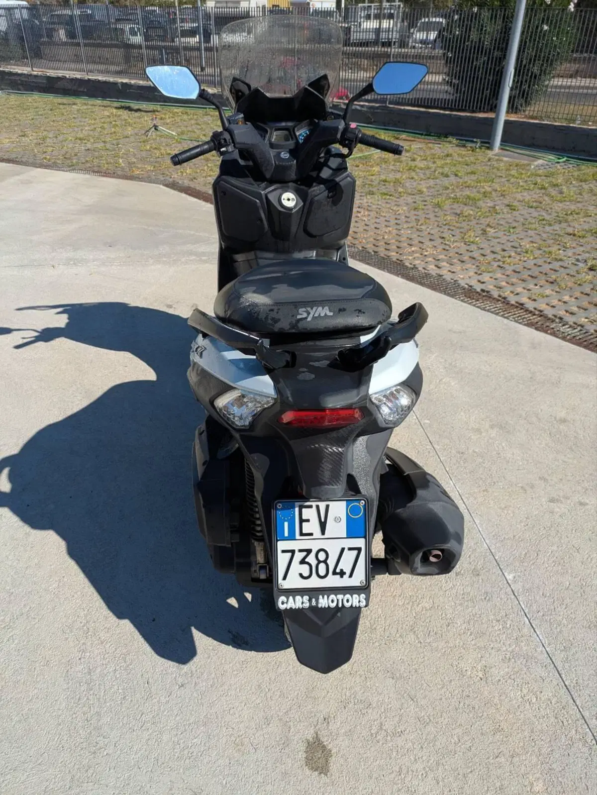 Sym Joymax 300 Z+ (2021 - 24) (15)