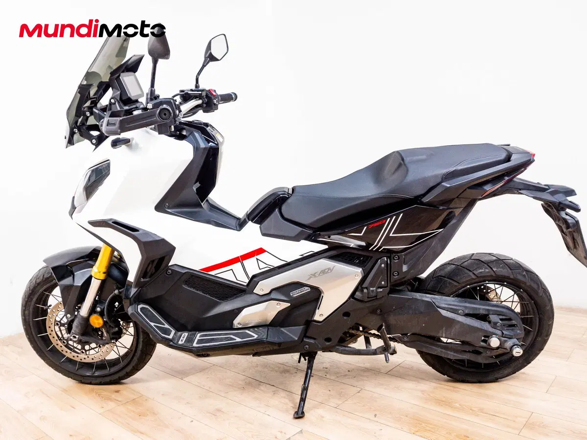 Honda X-ADV 750 (2017) (6)