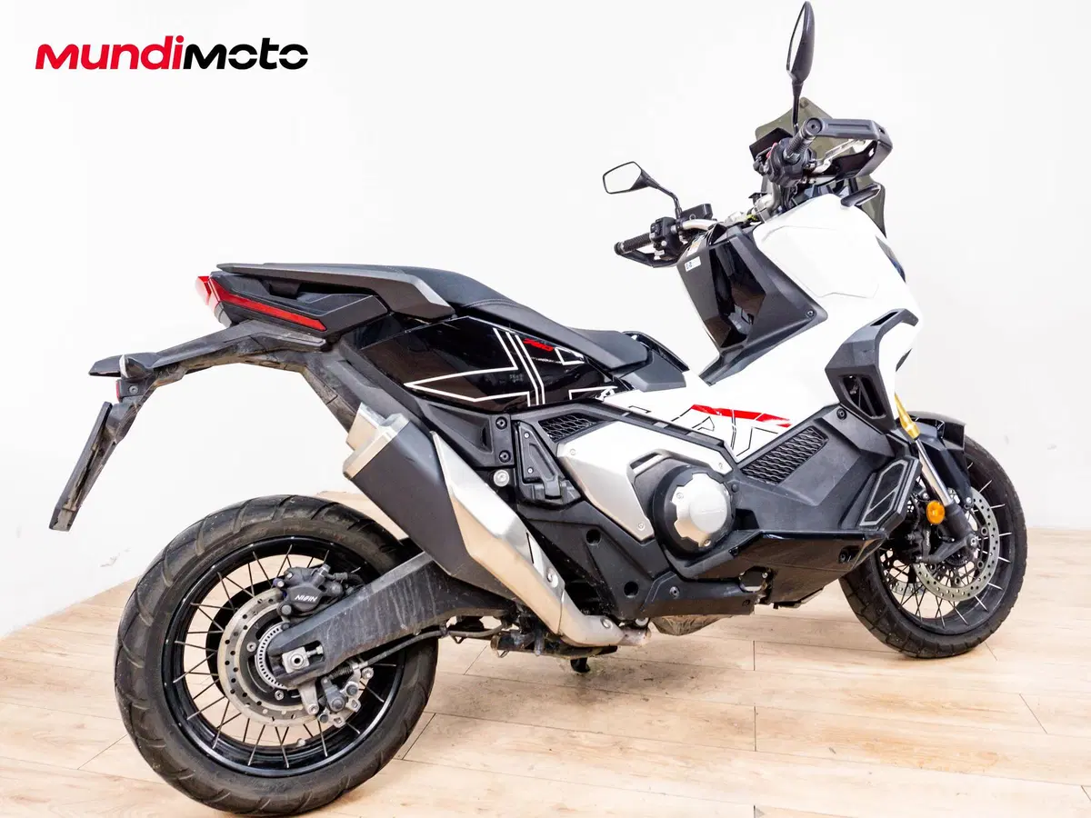 Honda X-ADV 750 (2017) (3)