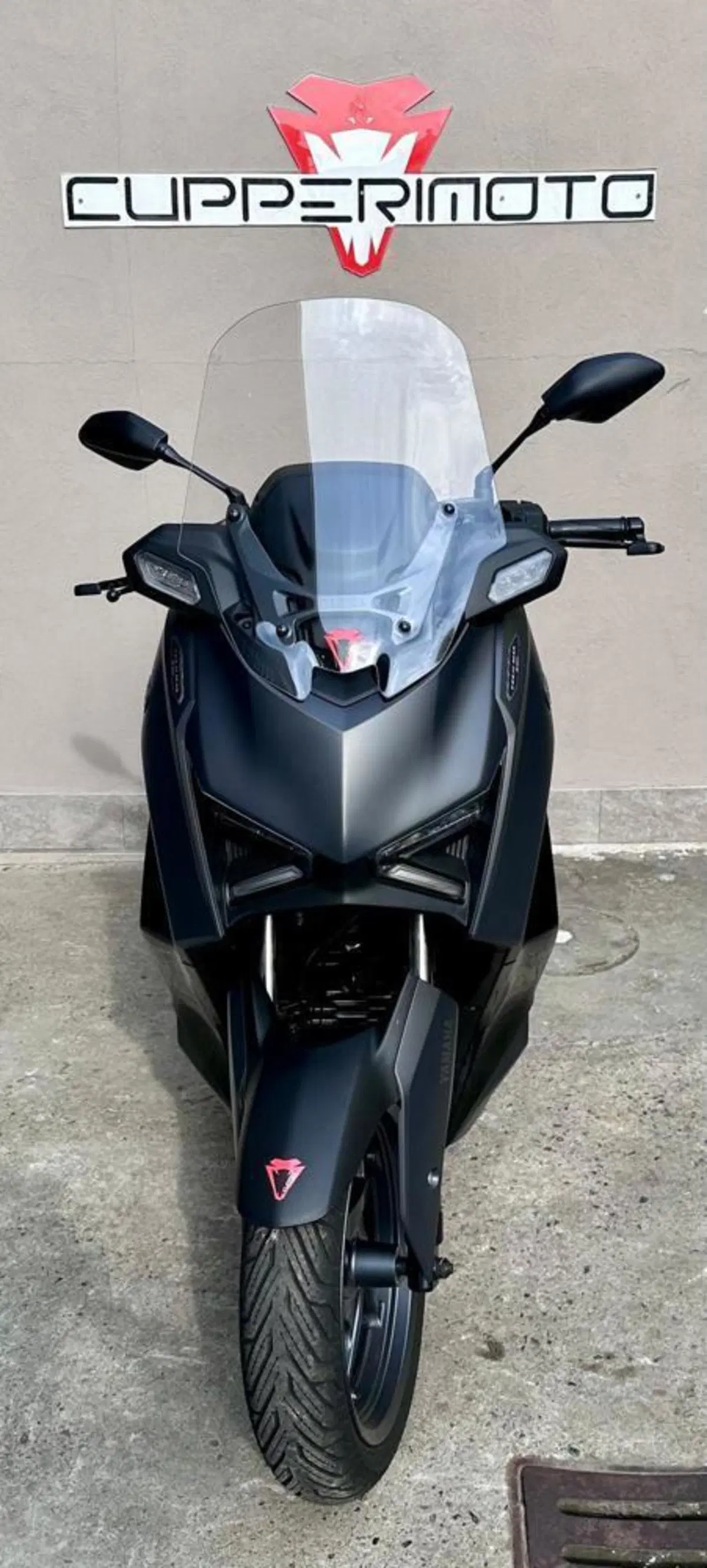 Yamaha X-Max 300 Tech Max (2025 - 26) (3)