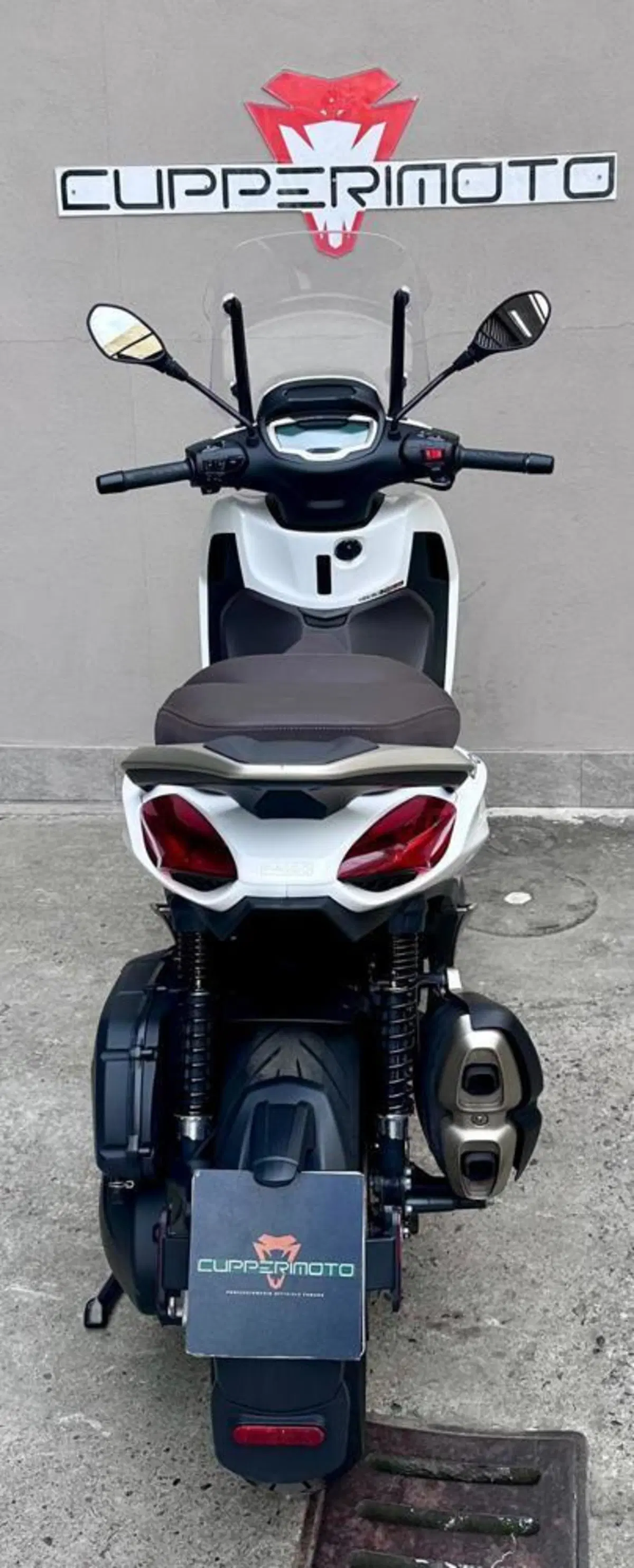 Piaggio Beverly 400 ABS-ASR (2021 - 24) (2)
