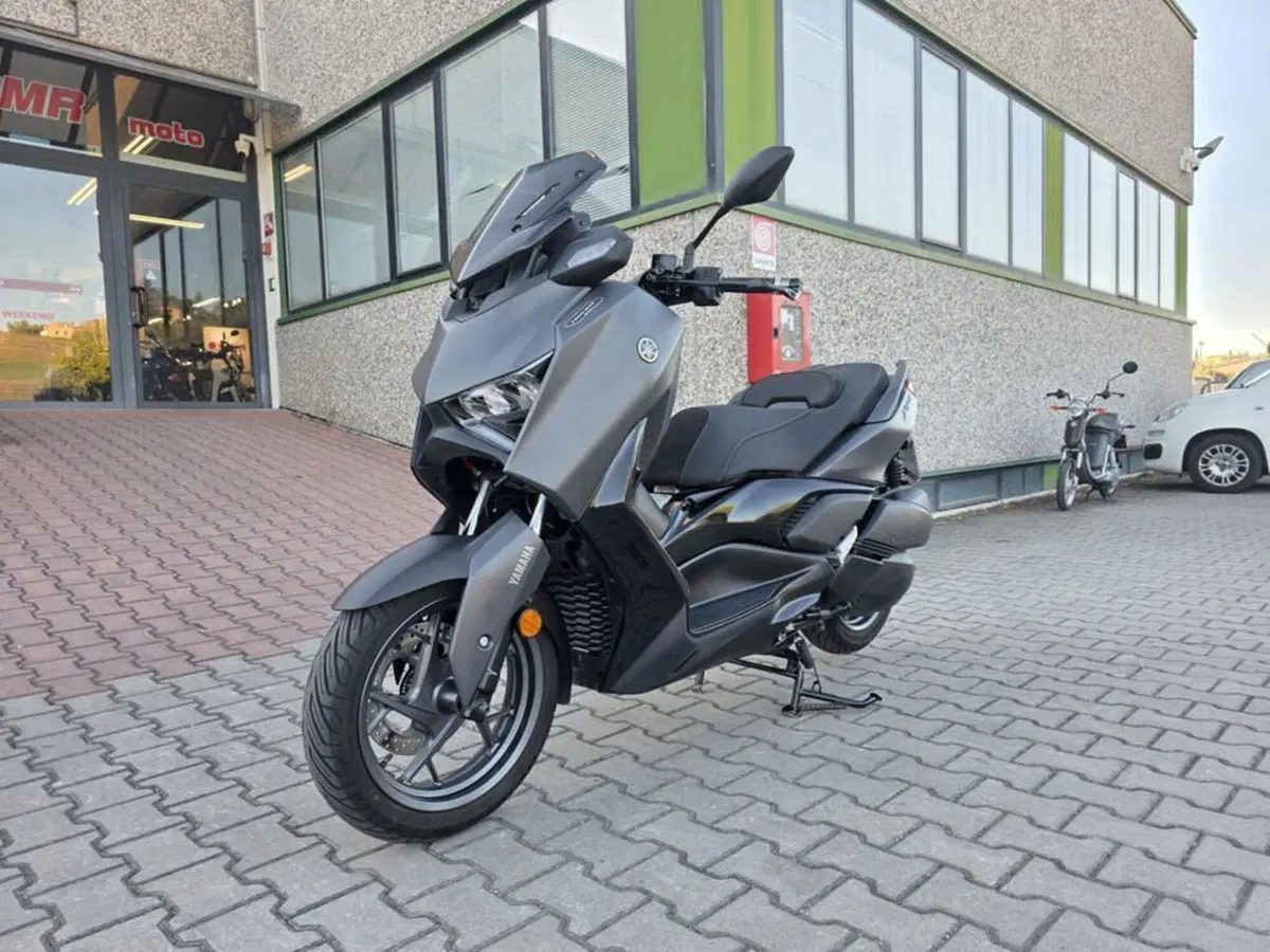 Yamaha X-Max 300 Tech Max (2025 - 26)