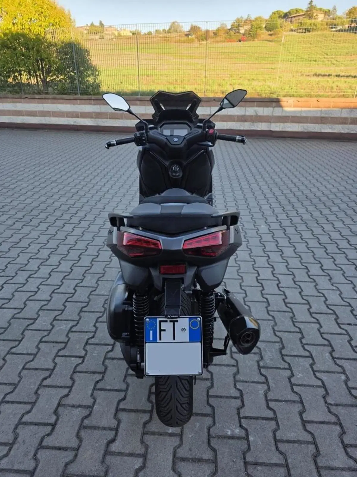 Yamaha X-Max 300 Tech Max (2025 - 26) (6)
