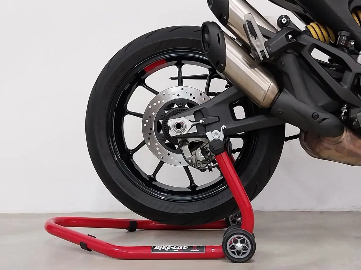 Ducati Monster 937 + (2021 - 25) (10)